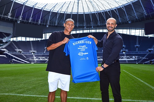 Campanha da Open English com Richarlison doará R$ 2 milhões em